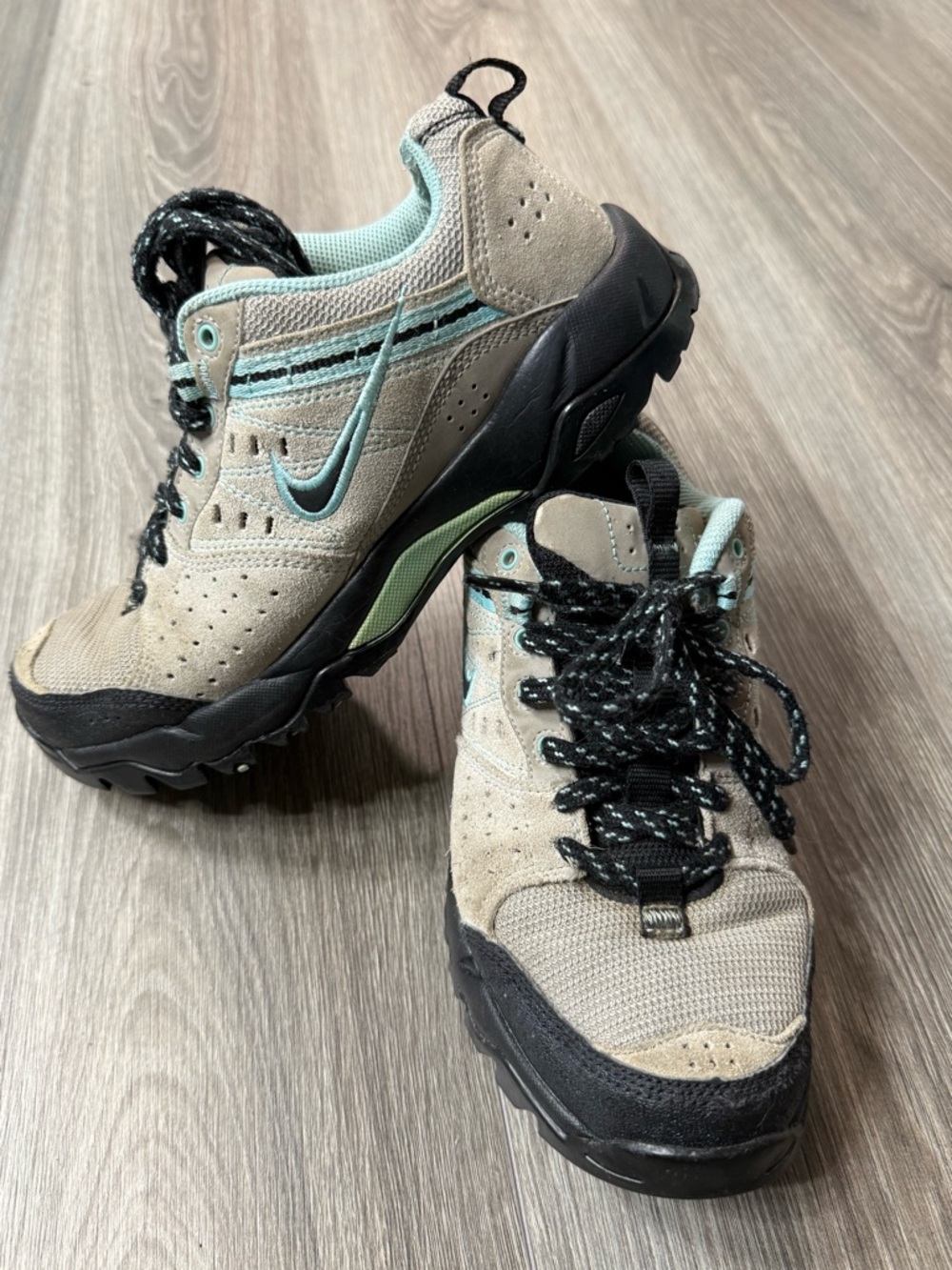 Nike ACG SALBOLIER Suede Hiking Shoes Gray/Sky Blue 380587-007 Women 7 Outdoors